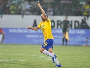 Marta comemora um de seus gols contra a seleção pernambucana  (Foto: Futura Press)